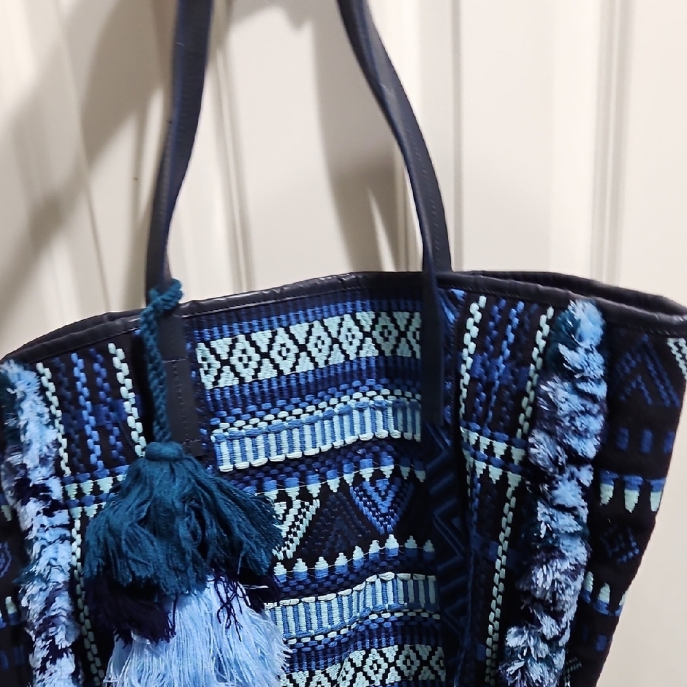 Elegant Blue Geometric Tote